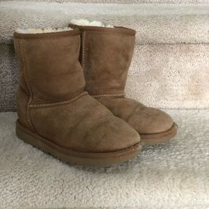 Girls Uggs Classic II Boots